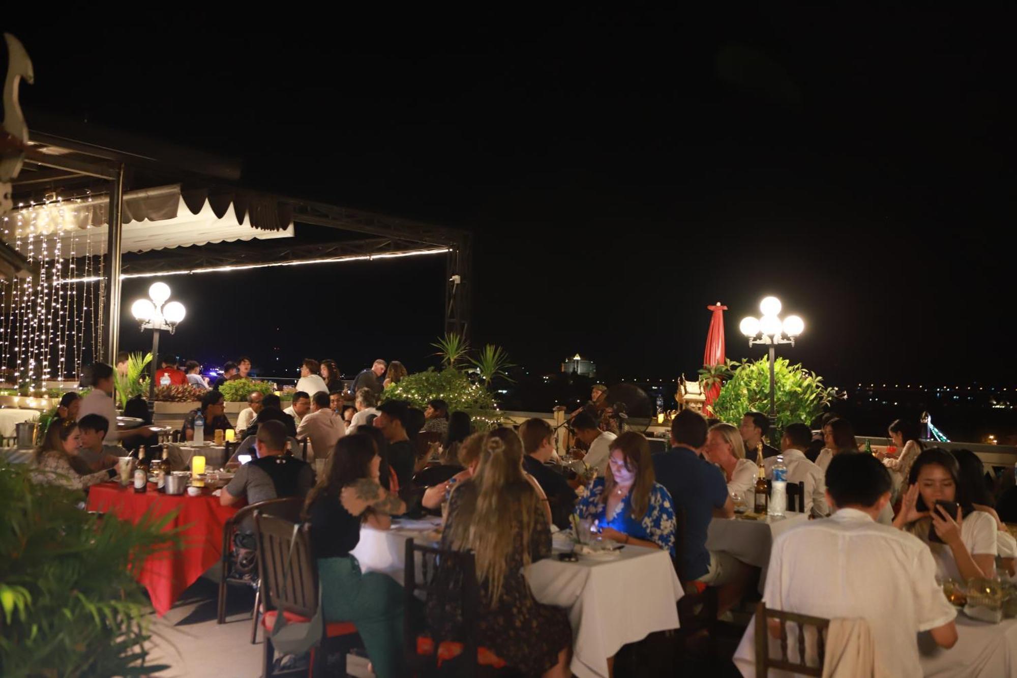 Pakse Hotel & Restaurant Exteriör bild