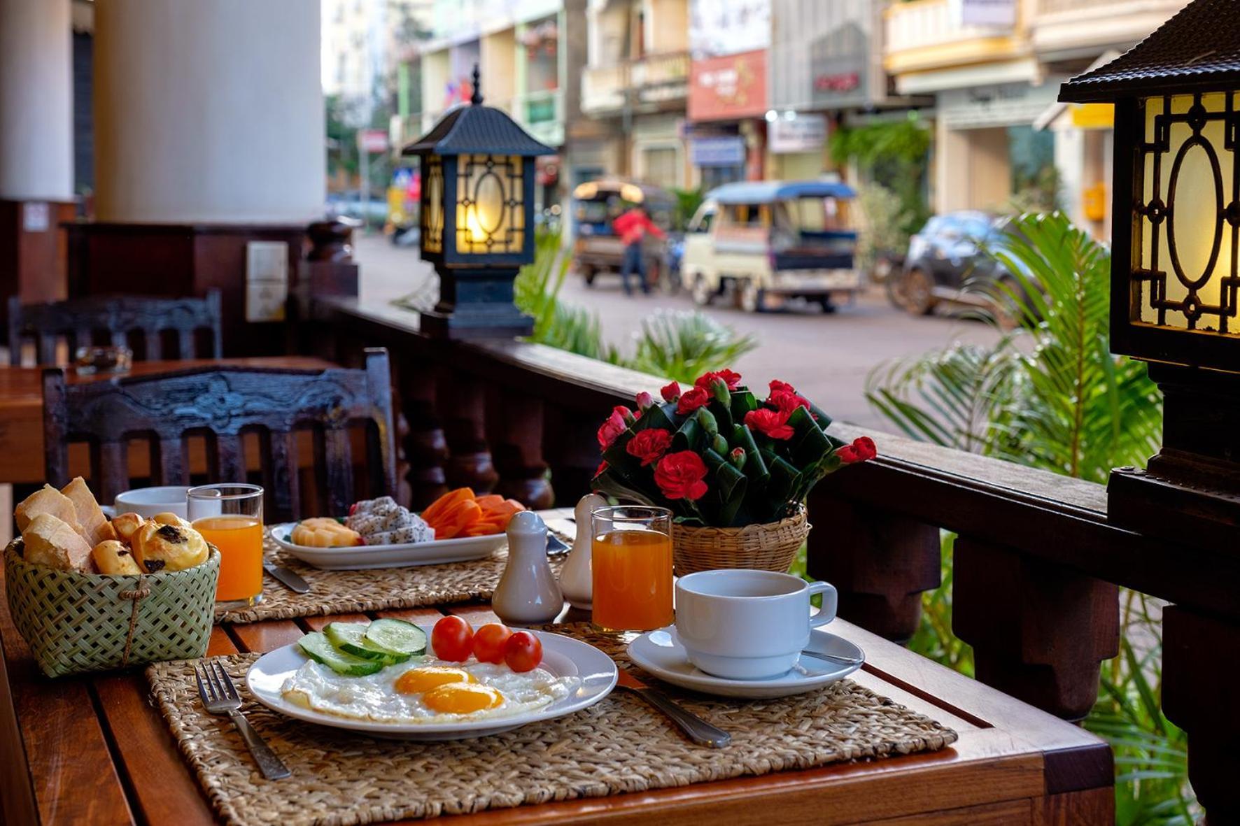 Pakse Hotel & Restaurant Exteriör bild