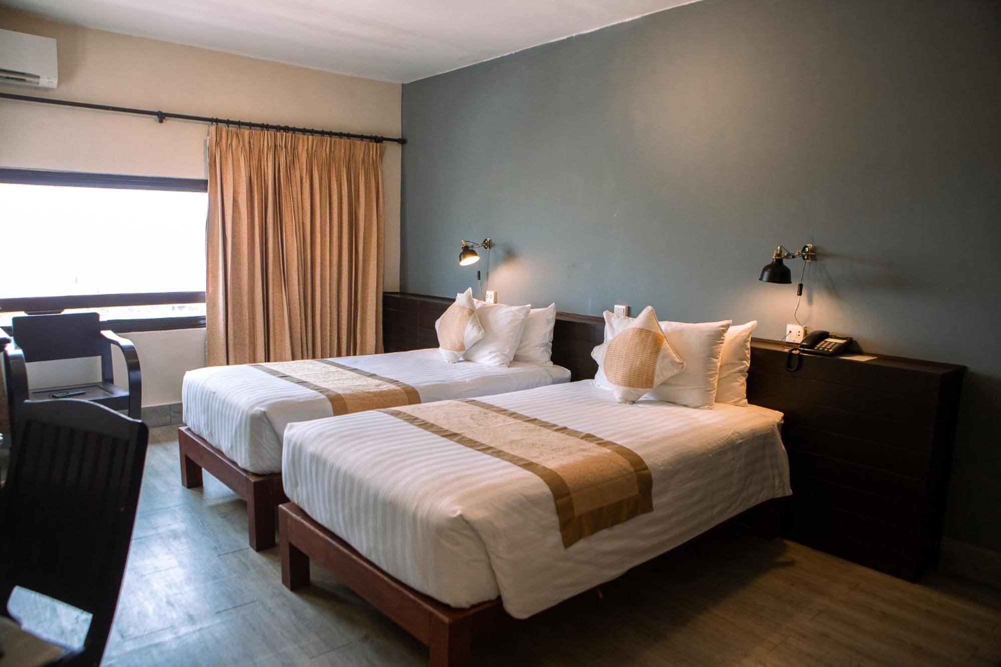 Pakse Hotel & Restaurant Exteriör bild